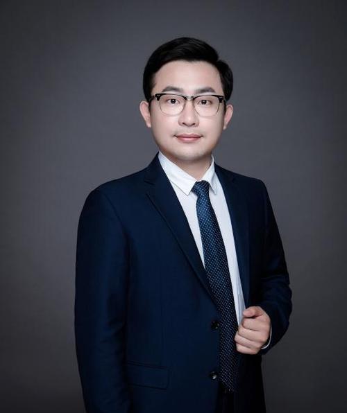 西电张玉教授的杰出贡献（探索创新科技的领航者）